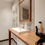Heart, Apartment